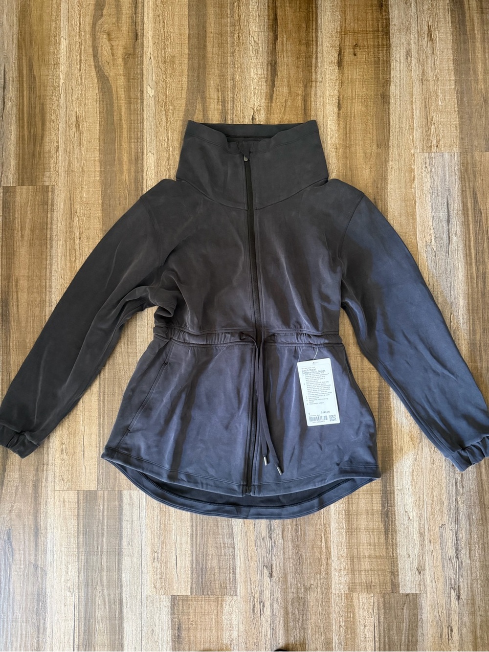 Lululemon cinch waist softstreme jacket size 6
